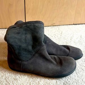 Gray warm camper boots